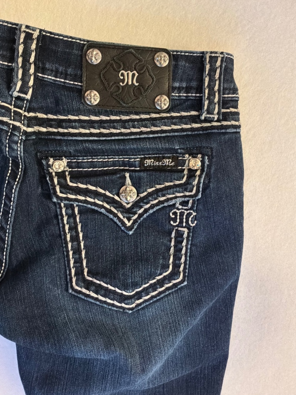 Miss Me Signature Bootcut Low Rise Jeans Studded Flap Pocket Size 29 (30x30)